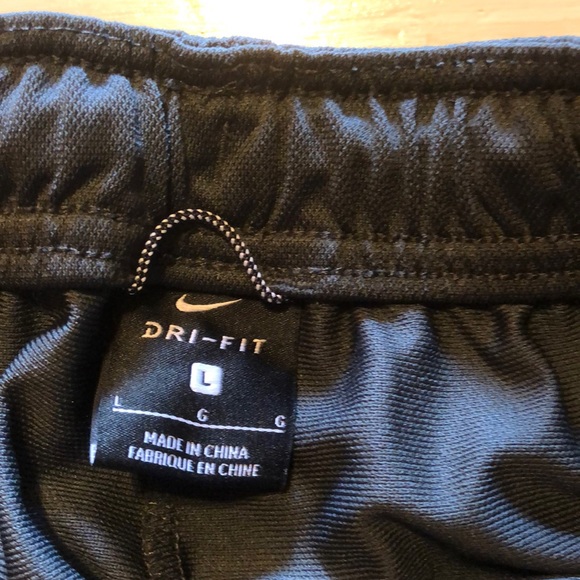 Nike dri fit gray/ black pants with pockets. - Picture 2 of 2